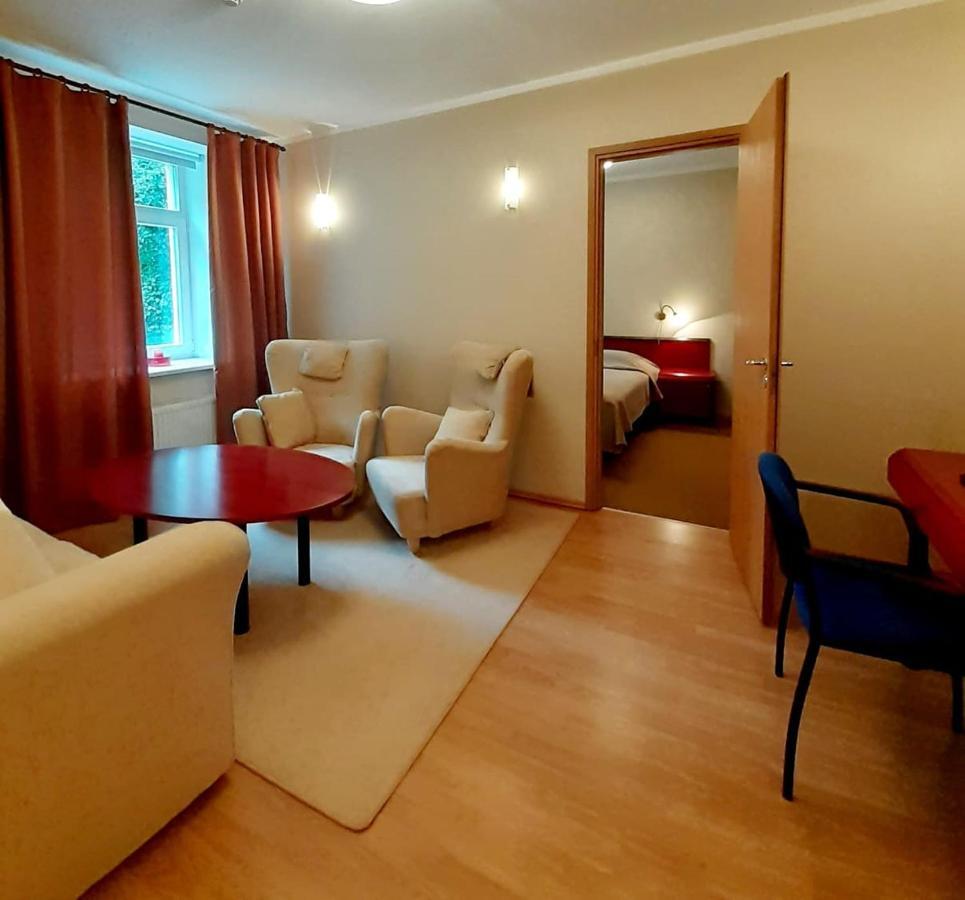 Kuelalistemaja Kukruse Residents Hotel Kohtla-Järve Kültér fotó
